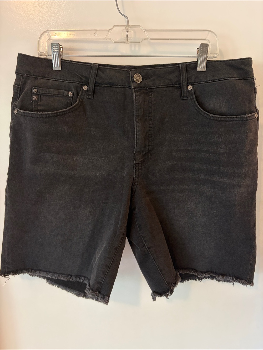 Seven7 Black Frayed-Hem Denim Shorts - Size 14